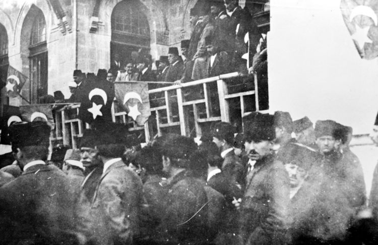 Milli iradenin sembolü Türkiye Büyük Millet Meclisi 104 yıl önce açıldı