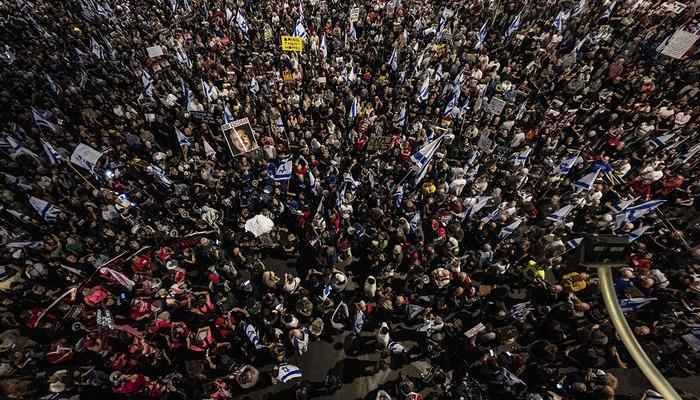 İsrailliler Netanyahu'nun istifasını istemek için yeniden sokaklara çıktı!  Polis göstericilere sert müdahale etti
