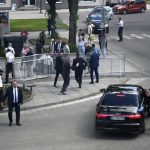 Saldırıya uğrayan Slovakya Başbakanı Fico'nun hayatı tehlikede!  Saldırı anı ortaya çıktı!  Birçok kez ateş açtı
