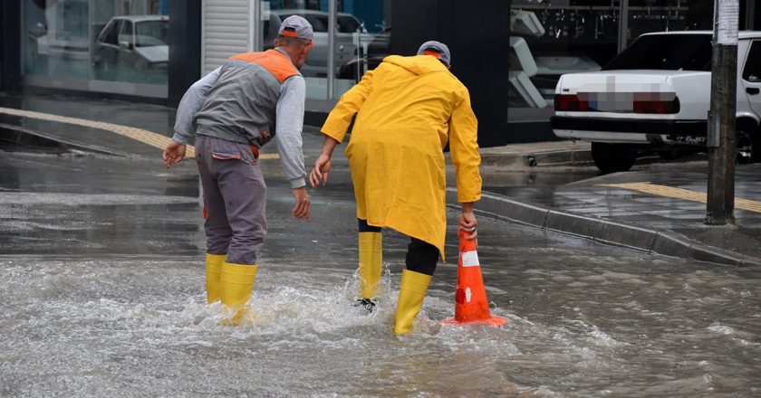 Meteorolojiden 3 şehir için fırtına uyarısı