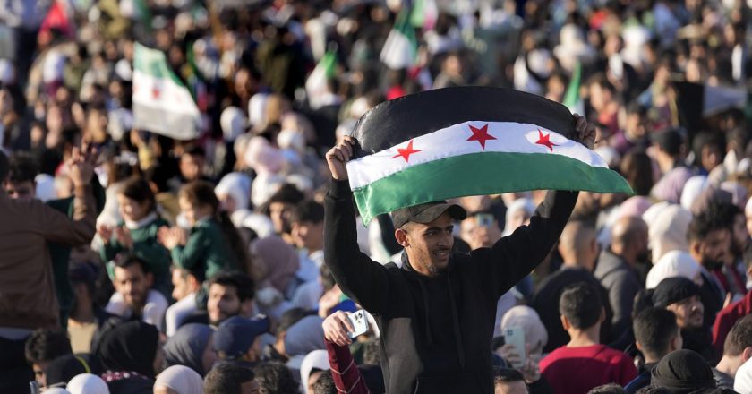 Lübnan’daki Suriye büyükelçiliği, sahte pasaport olayının ardından hizmetleri askıya aldı