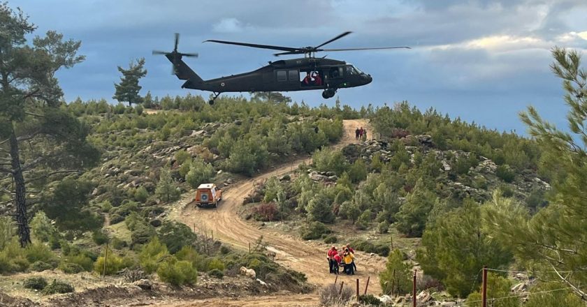 Aydın’da uçuruma düşen motosikletin sürücüsü helikopterle kurtarıldı