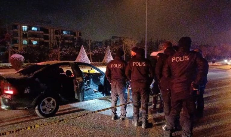 Parklı araç silahla vuruldu! – Türkiye haberlerini kırmak
