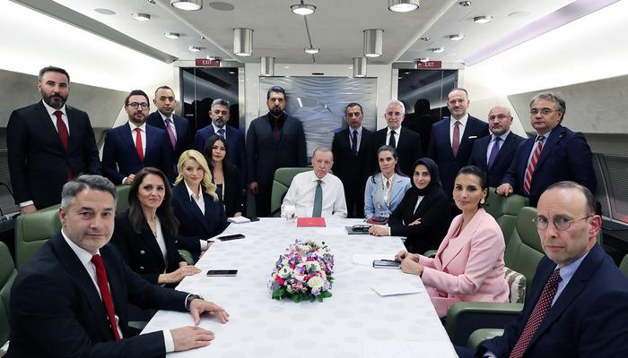 Cumhurbaşkanı Erdoğan’dan yeni anayasayla ilgili çok net çıkış! “Bizim derdimiz var” diyerek açıkladı: “Biz yeni anayasayı Tayyip Erdoğan için değil, 86 milyon için istiyoruz”
