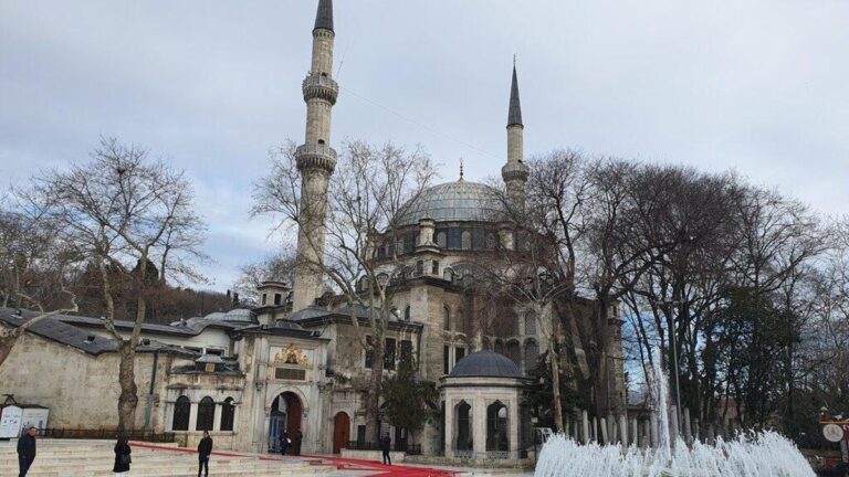 Eyüp Sultan Camii Nerede, Nasıl Gidilir? Eyüp Sultan Camii Hakkında Bilinmesi Gerekenler