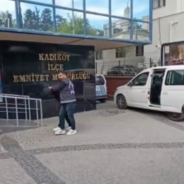 Kadıke’de, CHP standına yakın bir çocuğa yapılan saldırıda 3 kişi tutuklandı – Türkiye’nin haberlerini kırıyor