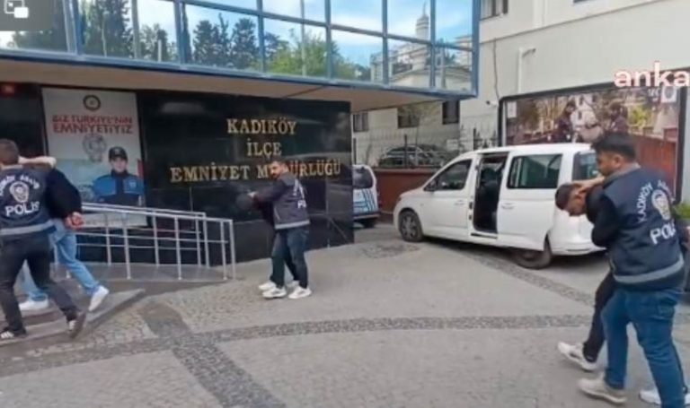 Kadıke’de, CHP standına yakın bir çocuğa yapılan saldırıda 3 kişi tutuklandı – Türkiye’nin haberlerini kırıyor