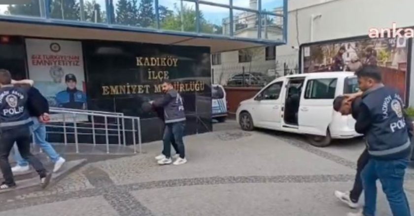 Kadıke’de, CHP standına yakın bir çocuğa yapılan saldırıda 3 kişi tutuklandı – Türkiye’nin haberlerini kırıyor