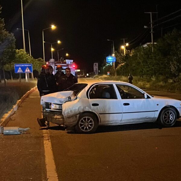 Sivas’ta iki otomobilin çarpıştığı kazada 5 kişi yaralandı