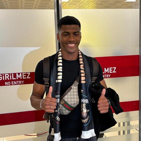 Trabzonspor’un yeni transferi Felipe Augusto Trabzona geldi