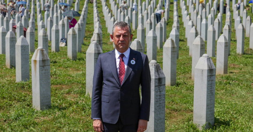 Srebrenitsa Katliamı’nın 30. yılı… Özgür Özel: ‘Unutmayacağız çünkü unutulan soykırım tekrarlanır’ – Son Dakika Siyaset Haberleri