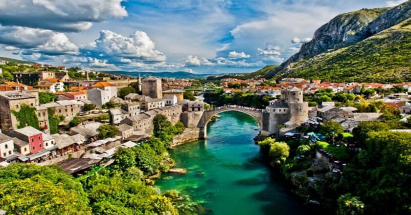 Bosna-Hersek Nerededir? Vize Süreci Nasıldır? Bosna-Hersek Resmî Tatil ve Bayramları Nelerdir? Bosna-Hersek Hakkında Merak Edilenler