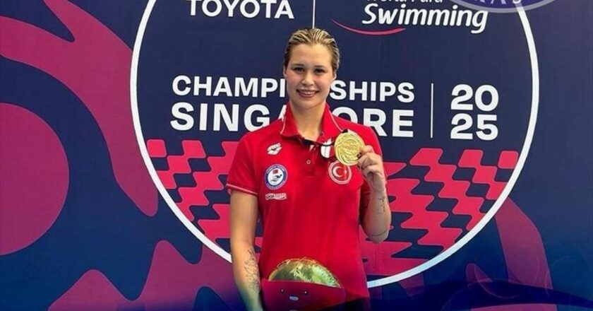 Milli para yüzücü Defne Kurt’tan 5. dünya şampiyonluğu