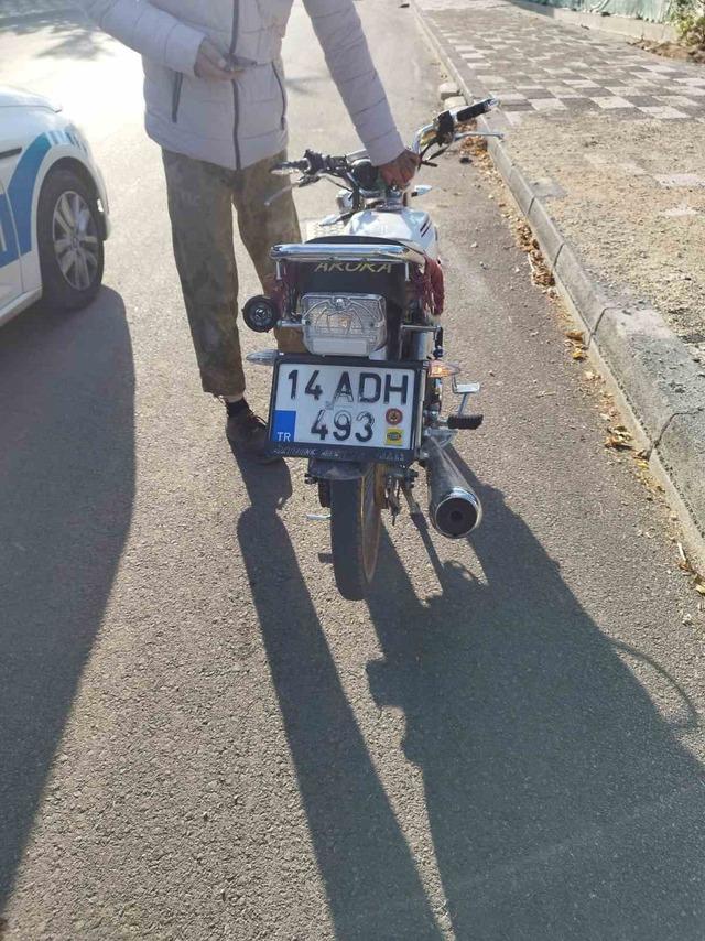 Kamera 3 tarafından çekilen D-100'de motosikletle tehlikeli gösteri