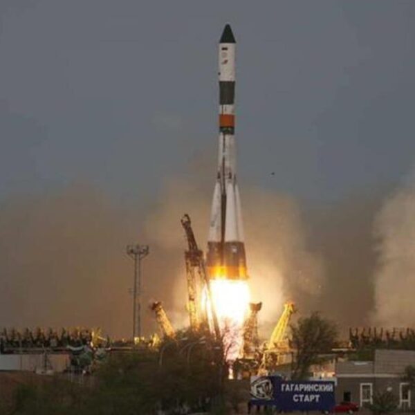 Hindistan “4 bin 400 kilogramlık en ağır haberleşme uydusunu” fırlattı