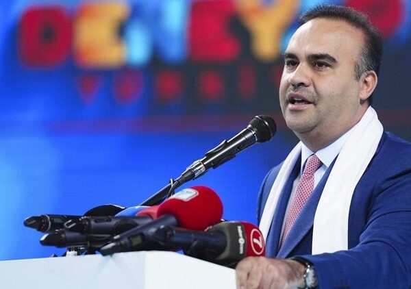 Bakan Kacır: Artık bambaşka Türkiye var, göklerde İHA, uzayda uydu