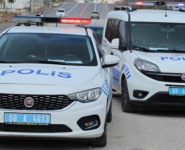 “Bakışma Tartışması: 4 Genç, Saldırdıkları Kişiyi Bıçakladı”