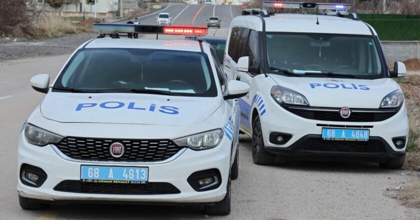 “Bakışma Tartışması: 4 Genç, Saldırdıkları Kişiyi Bıçakladı”