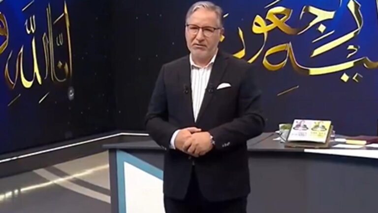 İlahiyatçı Mustafa Karataş, kardeşinin vefat haberini canlı yayında öğrendi